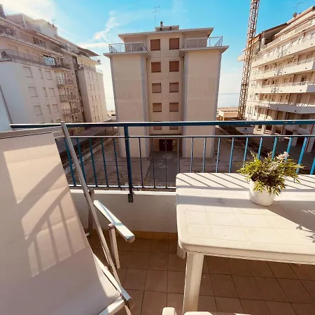Apartamento App4rent Saturno 4 - Family Apartment, Wifi, Parking Lido di Jesolo