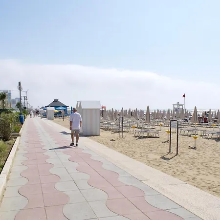 App4rent Saturno 4 - Family Apartment, Wifi, Parking Apartamento *