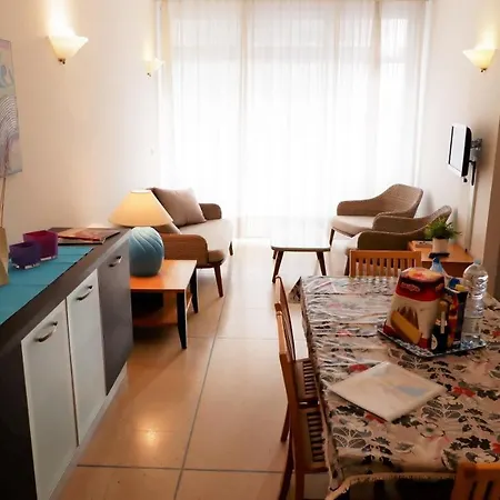 App4rent Saturno 4 - Family Apartment, Wifi, Parking Apartamento *