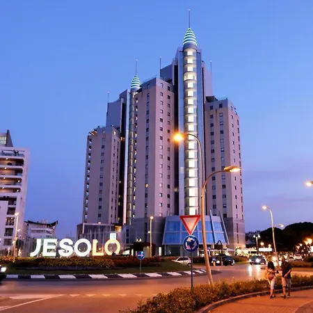 App4rent Saturno 4 - Family Apartment, Wifi, Parking Apartamento Lido di Jesolo