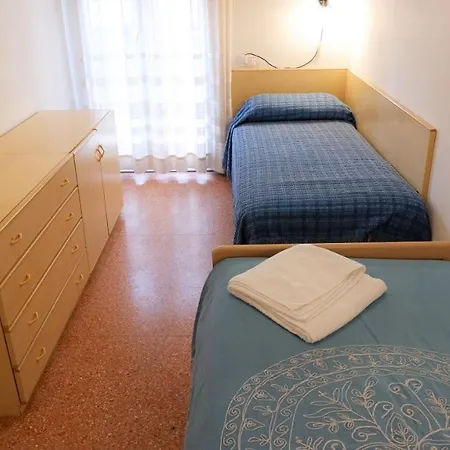 App4rent Saturno 4 - Family Apartment, Wifi, Parking Apartamento *