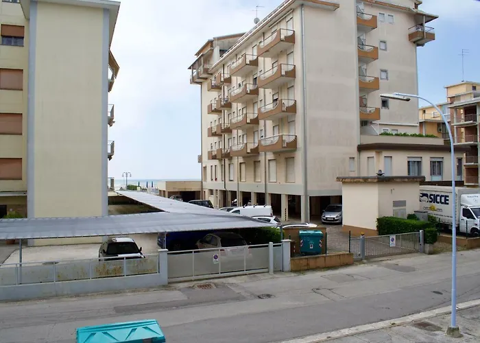 App4rent Saturno 4 - Family Apartment, Wifi, Parking Apartment